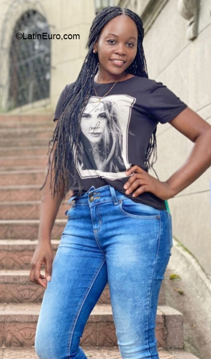 Date this beautiful Colombia girl Julieth from Medellín CO29656