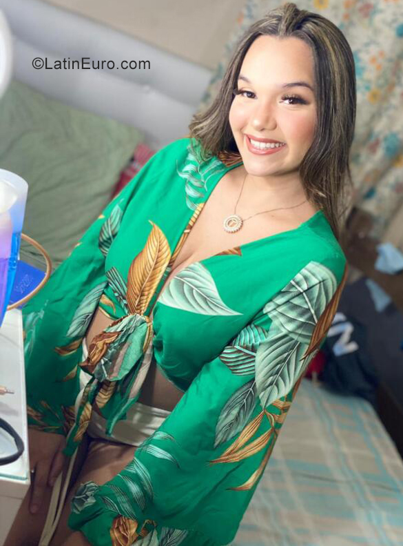 Date this stunning Brazil girl Thayssa from Manaus BR11344