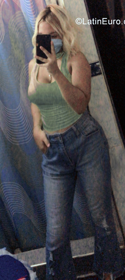 Date this tall Venezuela girl Ana from Valencia VE3822