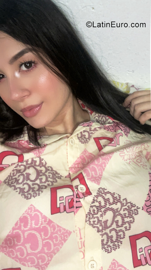 Date this pretty Colombia girl Maria from Medellin CO29771