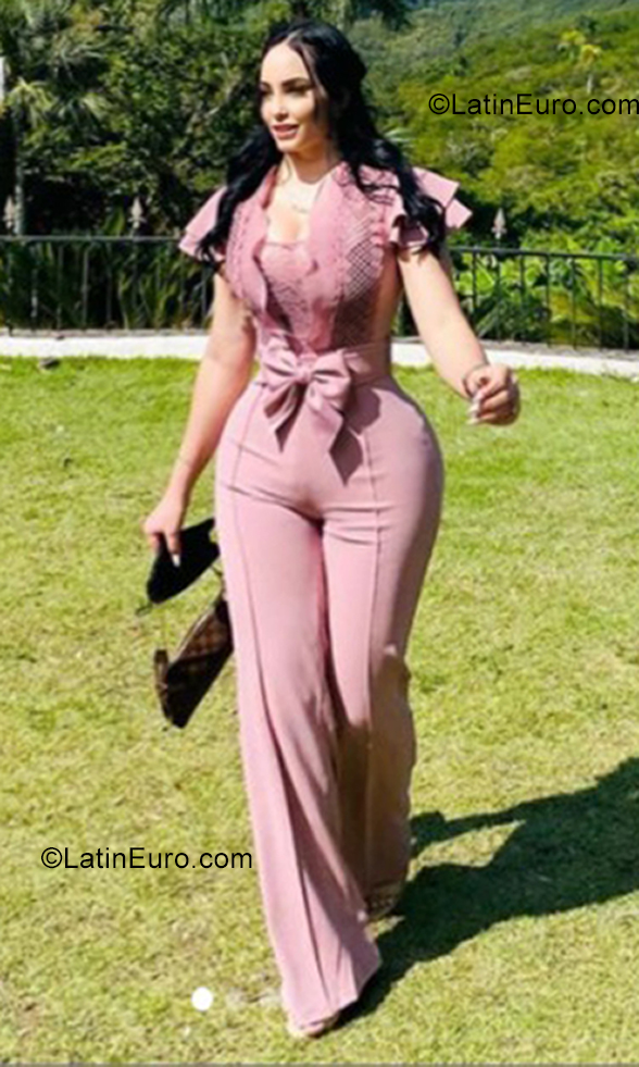 Date this funny Dominican Republic girl Carla from Santiago DO39566