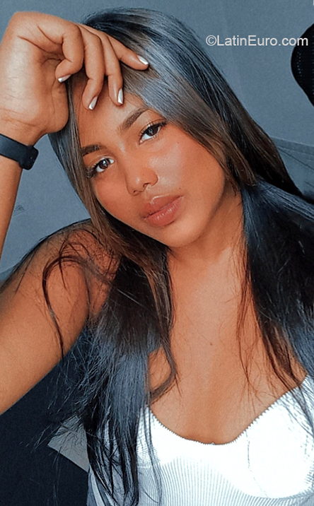 Date this georgeous Colombia girl Eilyn from Cartagena CO30798