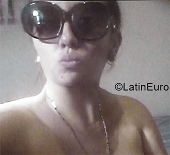 Date this beautiful Venezuela girl Carol from Maracaibo VE3871