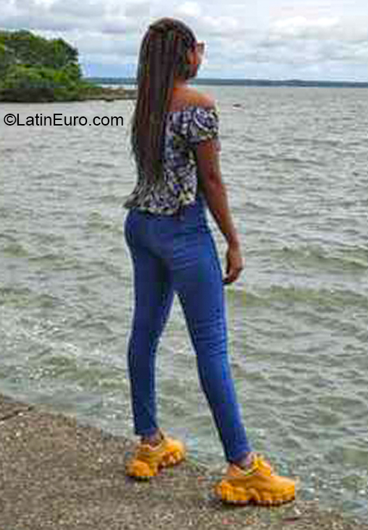 Date this exotic Colombia girl Mar from Cali CO30841