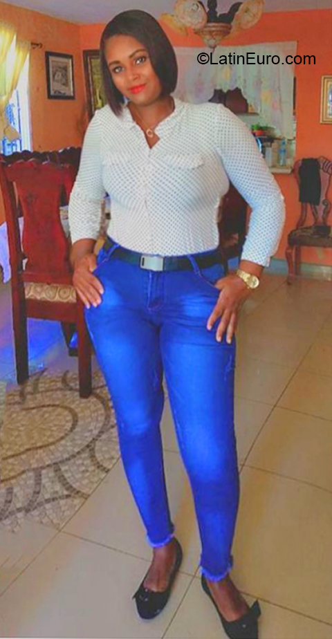 Date this cute Dominican Republic girl Juana from Santo Domingo DO39678