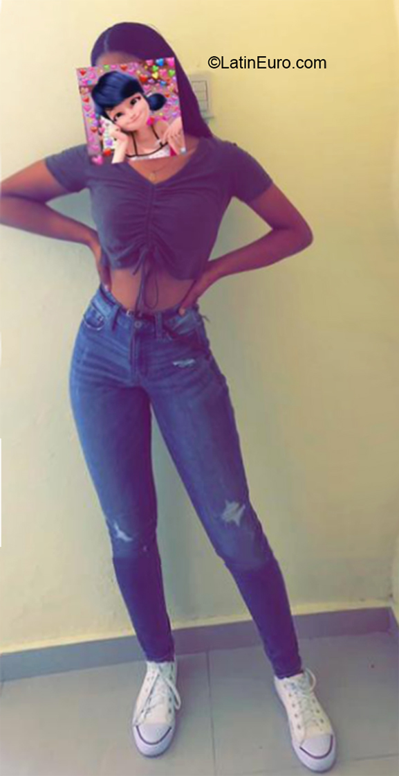Date this funny Dominican Republic girl CAROL from Barahona DO39697