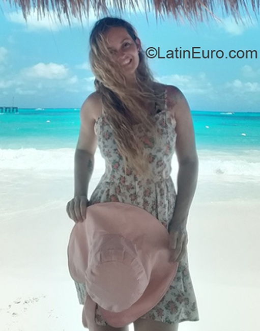 Date this athletic Colombia girl Yeny lopez from Medellin CO30065