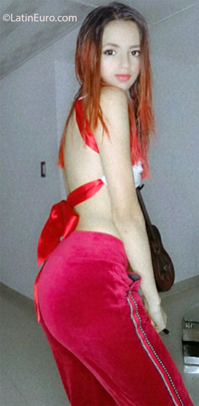 Date this happy Colombia girl Julissa from Popayan CO30086