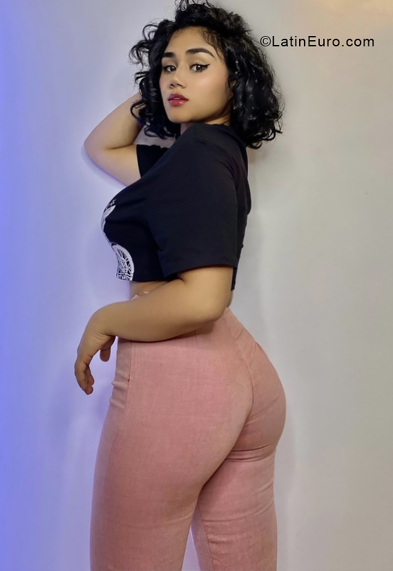 Date this gorgeous Russia girl B from Madrid VE3926