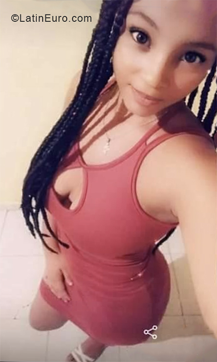 Date this beautiful Dominican Republic girl Nicole from Santo Domingo DO39815