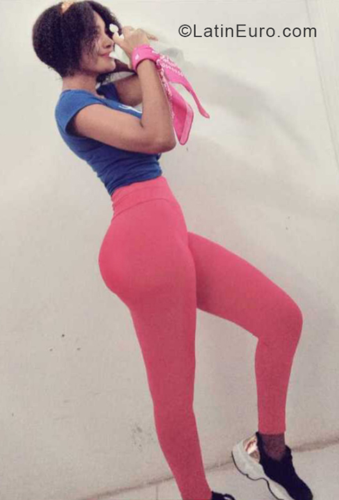 Date this exotic Ecuador girl Lorena from Guayaquil EC803