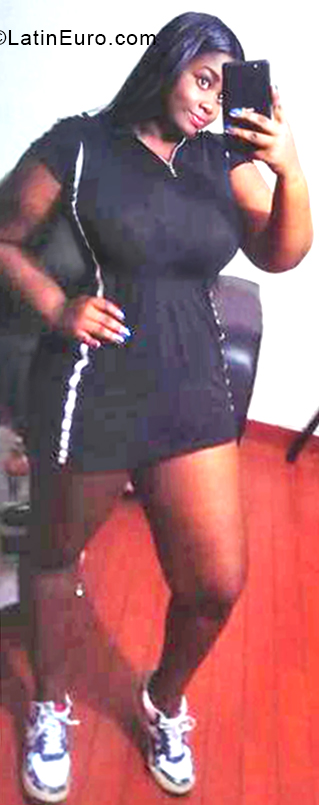 Date this sultry Colombia girl Danna from Cali CO30797