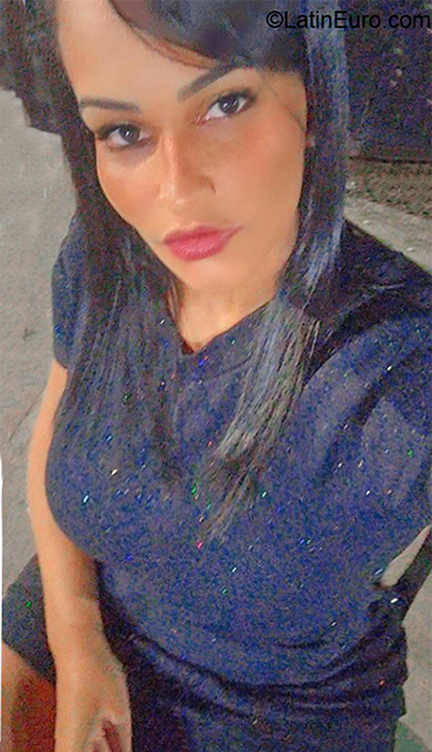 Date this exotic Brazil girl Cilene from Salvador BR11382