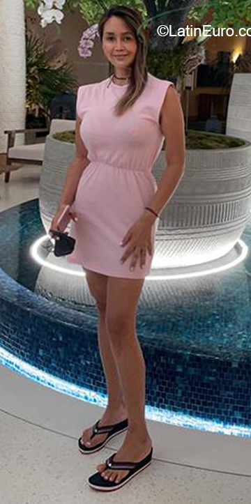 Date this funny Colombia girl Jules from Medellin CO30265