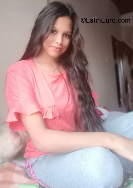 Date this sensual Colombia girl Dallana pereira from Santa Marta CO30398