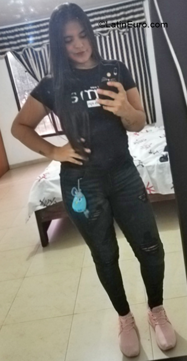 Date this tall Colombia girl Johanna from Cali CO30493