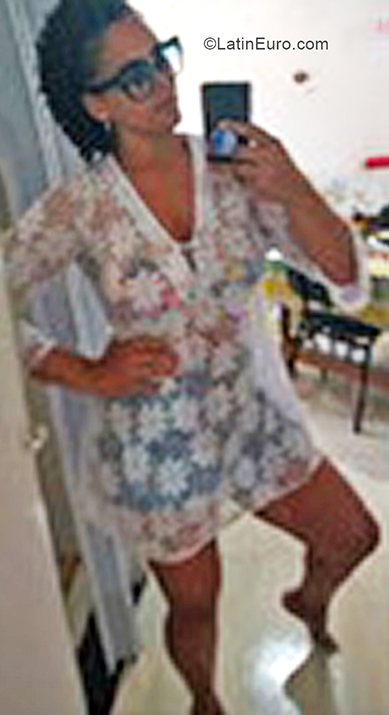 Date this passionate Brazil girl Patricia from Salvador BR11401