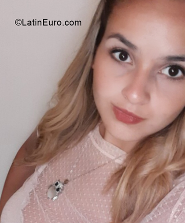 Date this stunning Argentina girl Nancy from Buenos Aires AR851
