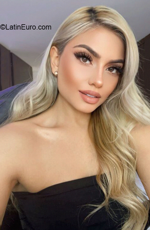 Date this charming Colombia girl Natalia from Bogota CO30673