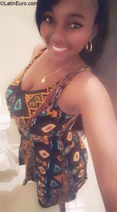 Date this tall Dominican Republic girl Maria from Higuey DO40115