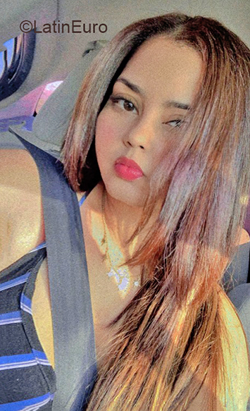 Date this nice looking Dominican Republic girl Lia from Santo Domingo DO40139