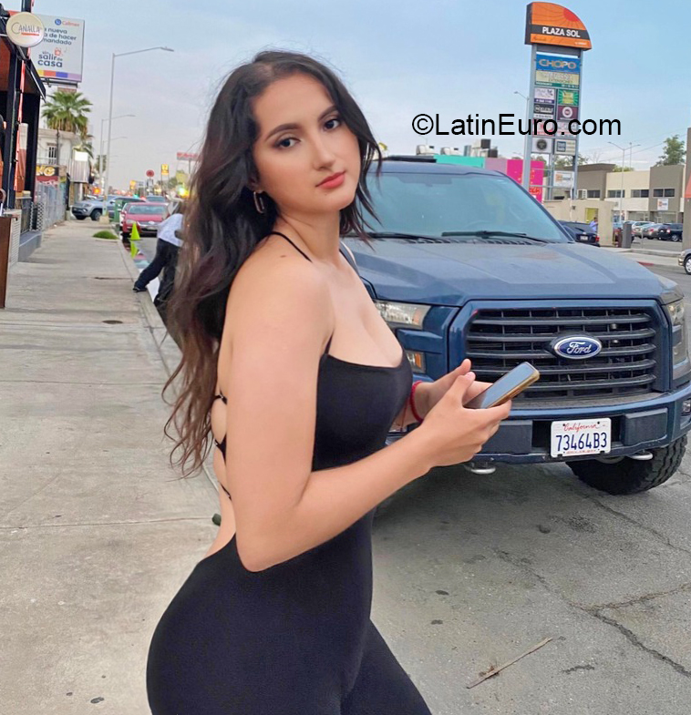 Date this athletic Mexico girl Rebeca from Mexicali MX2474