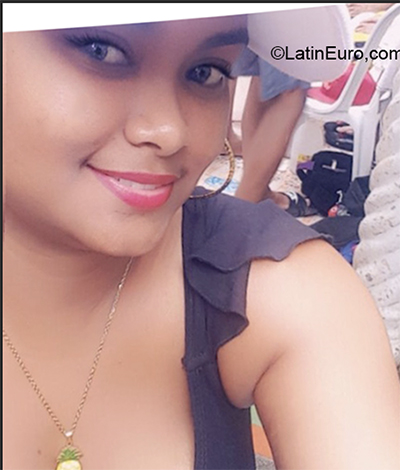 Date this lovely Dominican Republic girl Vanessa from Santo Domingo DO40159