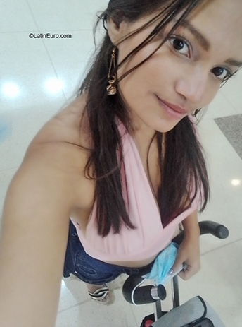 Date this sultry Colombia girl Paola from Villavicencio CO30740