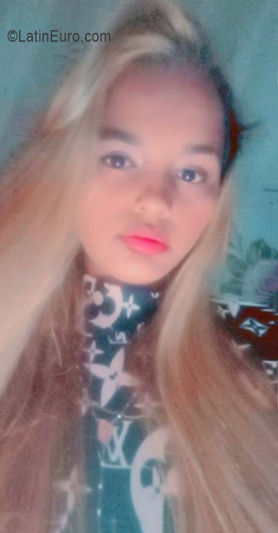 Date this young Venezuela girl Carolina from Acarigua VE4063