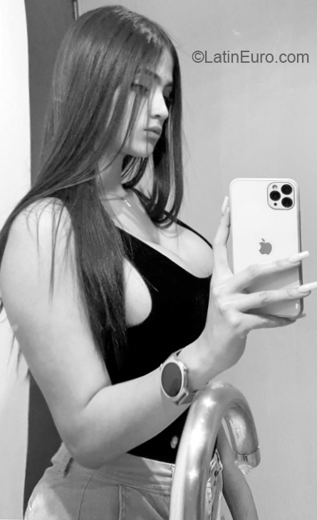 Date this foxy Mexico girl Daniela from  MX2482
