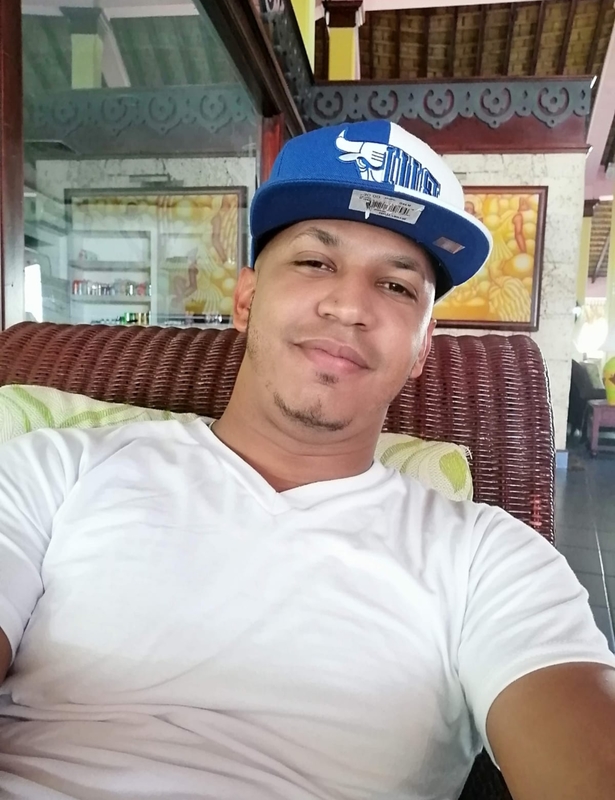 Date this foxy Dominican Republic man Luis from Santiago DO40250