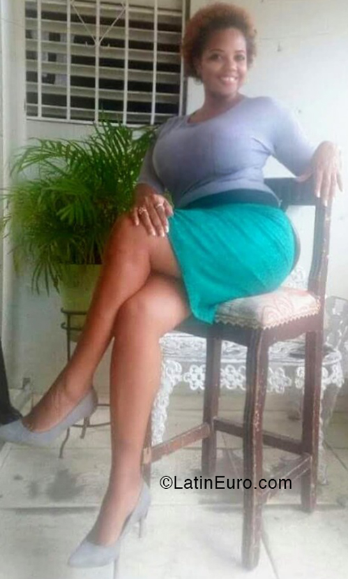 Date this charming Dominican Republic girl Sheila from Santo Domingo DO40368