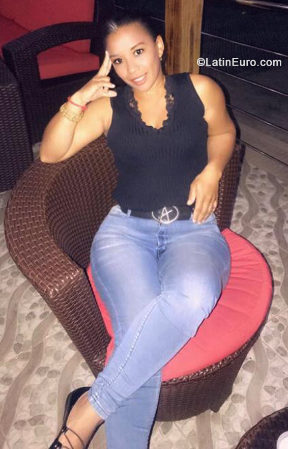Date this happy Dominican Republic girl Maria from San Francisco Macoris DO40279