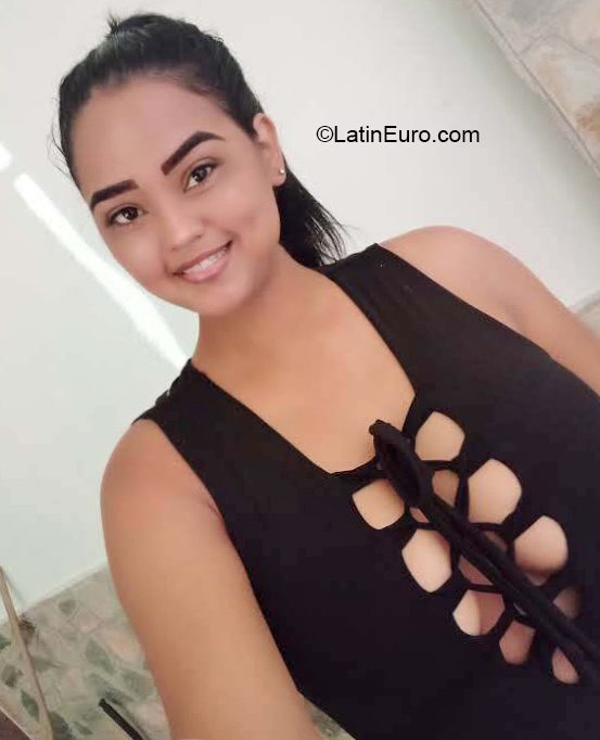 Date this cute Venezuela girl Ferna from Valencia VE4094
