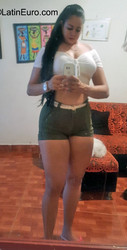 Date this good-looking Colombia girl Yuli from Cali CO30991