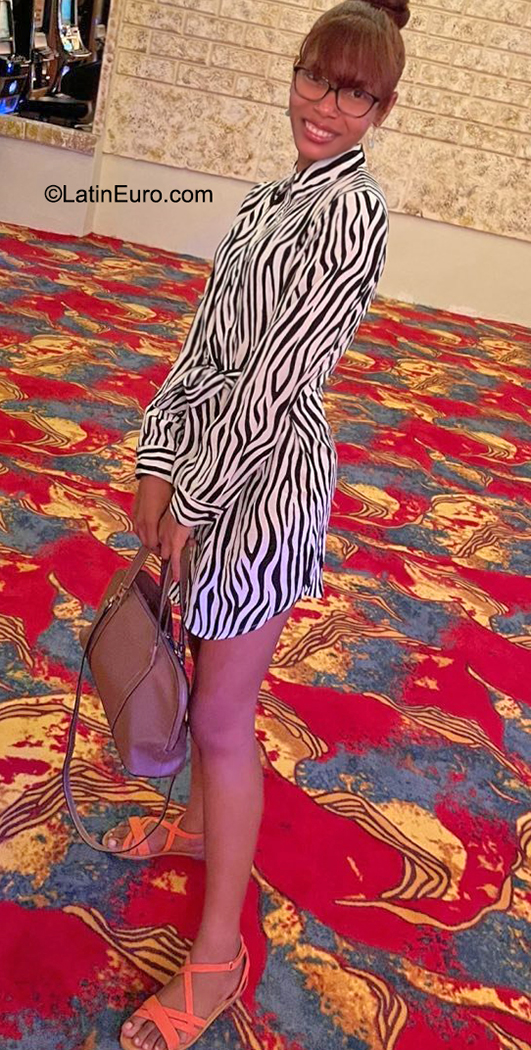 Date this passionate Dominican Republic girl Yafreisy from Santo Domingo DO40304