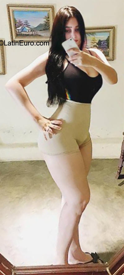 Date this athletic Ecuador girl Astrid from Guayaquil EC871