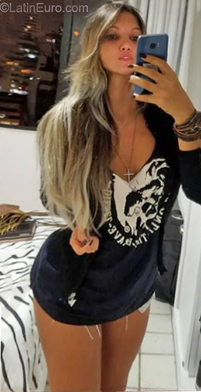 Date this sultry Brazil girl Adriana from Recife BR11513