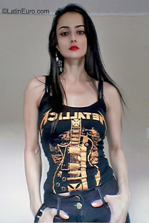 Date this lovely Brazil girl Claudia Miranda from Luna BR11515