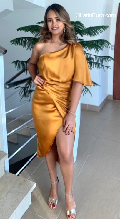 Date this hot Dominican Republic girl Yun from Santo Domingo DO40333