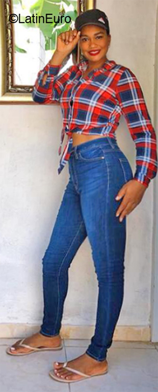 Date this gorgeous Dominican Republic girl Nena from Pimentel DO40448