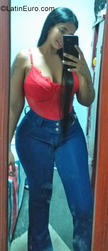 Date this fun Colombia girl Angelica from Cali CO31064