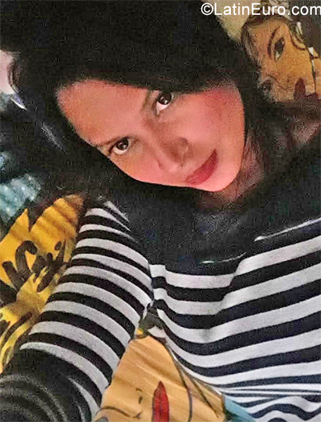 Date this pretty Colombia girl Kim from Medellin CO31105