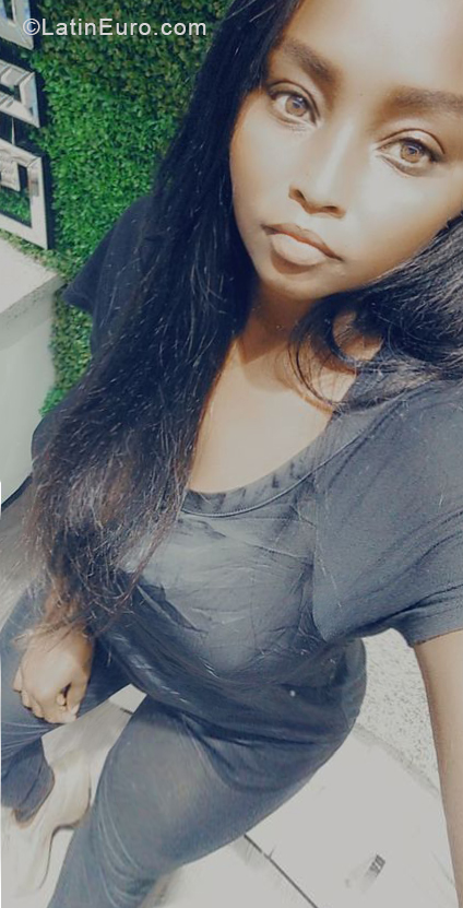 Date this beautiful Dominican Republic girl Flerida from Santo Domingo DO40402