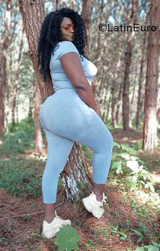 Date this foxy Colombia girl Daniela from Cali CO31117