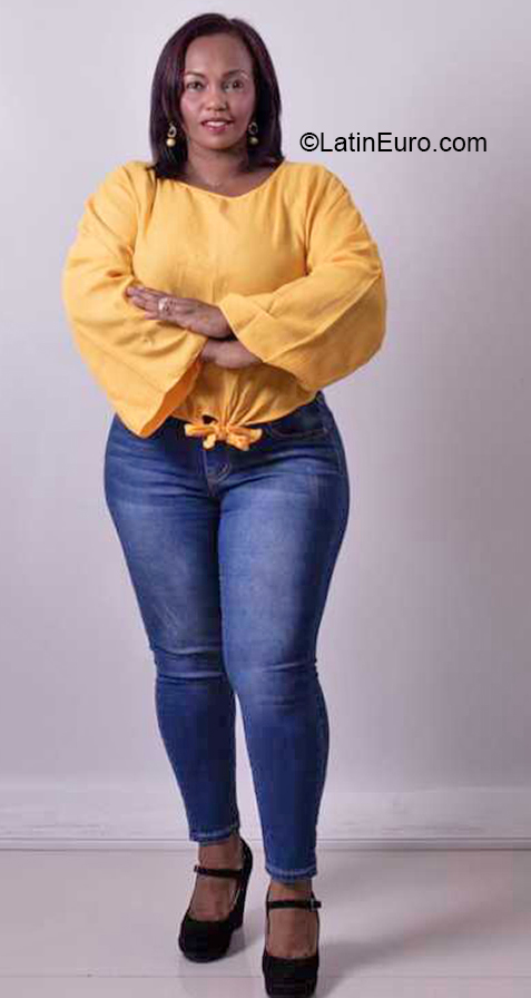 Date this delightful Dominican Republic girl Alfonsina from Santiago De Los Caballeros DO40681