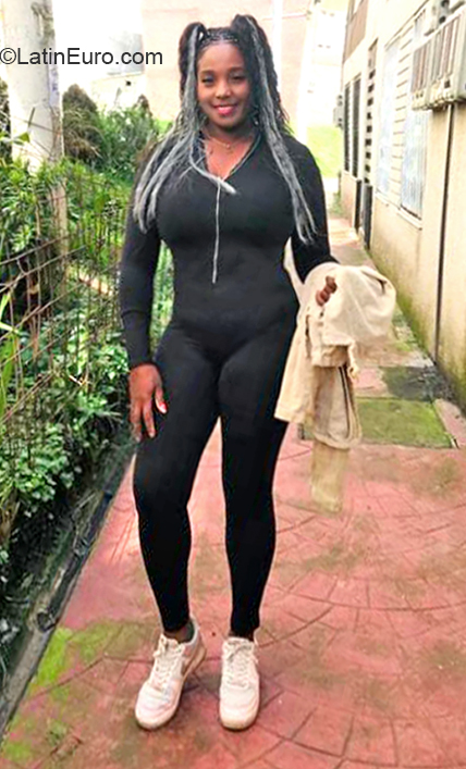 Date this fun Ecuador girl Diana from Esmeraldas EC878