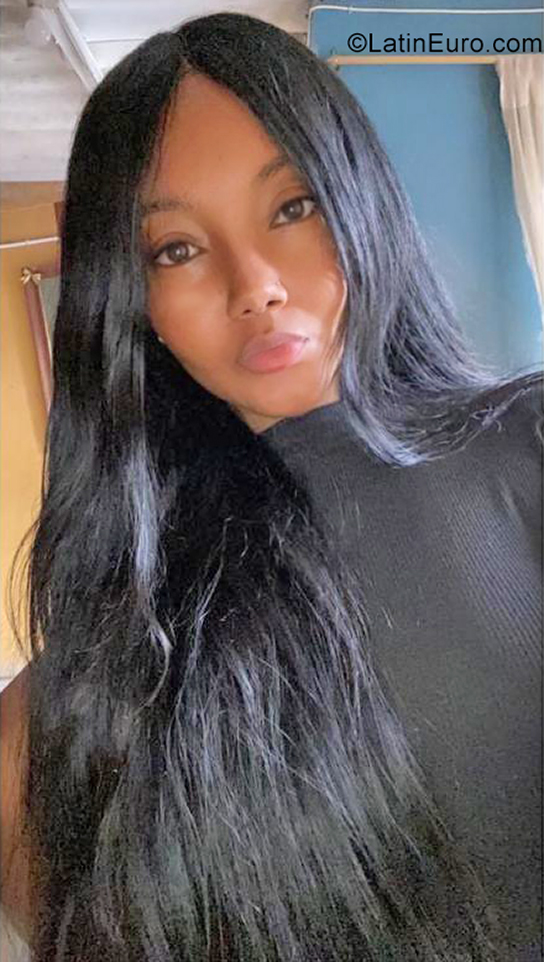 Date this beautiful Colombia girl Viviana from Medellin CO31184