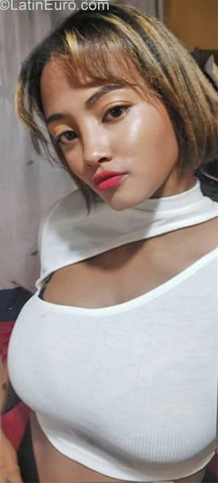 Date this nice looking Dominican Republic girl Lorena from Santo Domingo DO40455