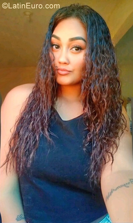 Date this attractive Brazil girl Rayane from Rio De Janeiro BR11595